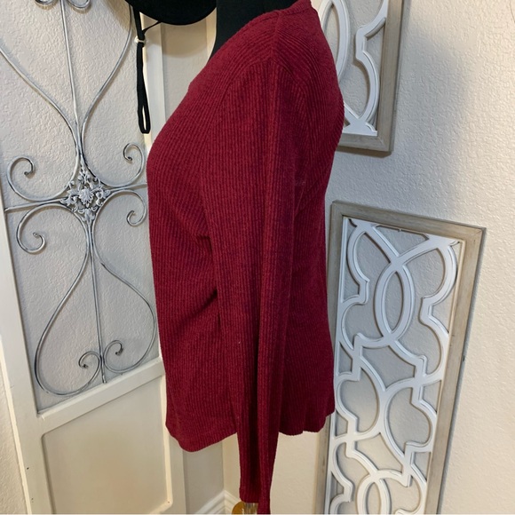 Old navy comfy shirt top light to medium weight. Like new. - Picture 2 of 11